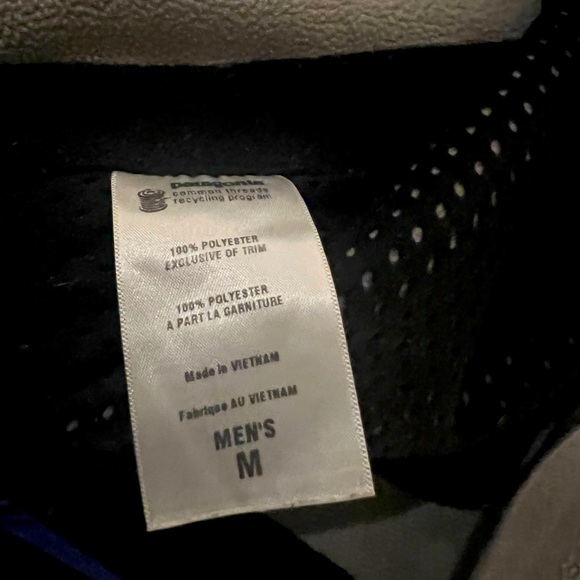 Patagonia men’s medium soft shell. Good condition. Blue and black. - Picture 10 of 15